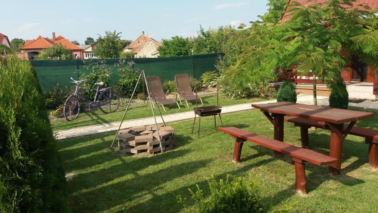 Levendula Haz Villa Lipót Buitenkant foto